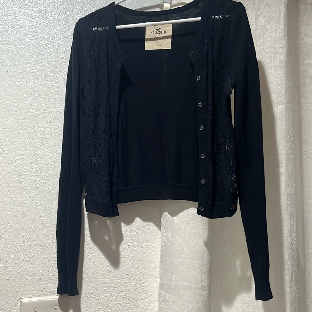 Hollister sweater size small